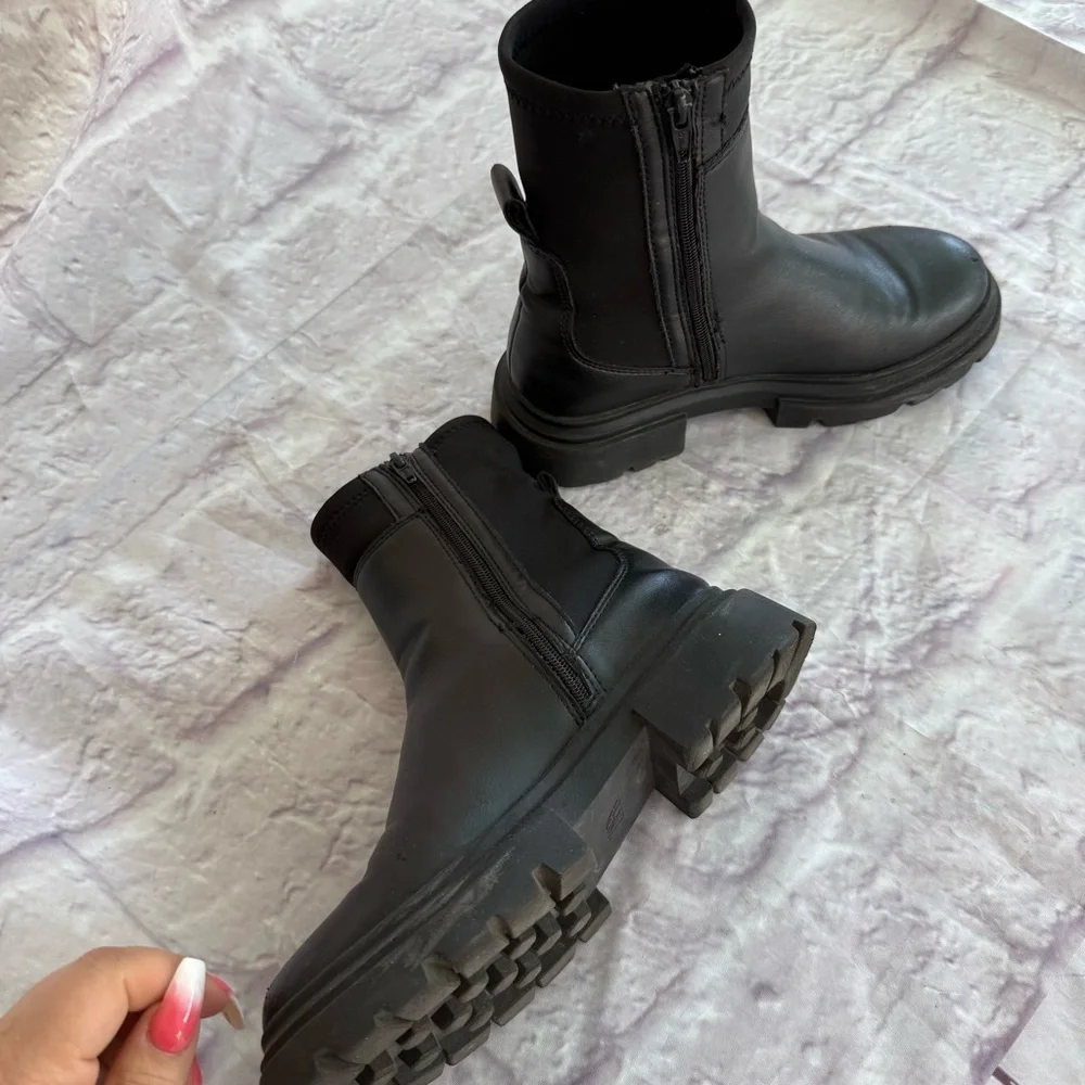 Zara Black Chunky Leather Boots Big Kids Size 32